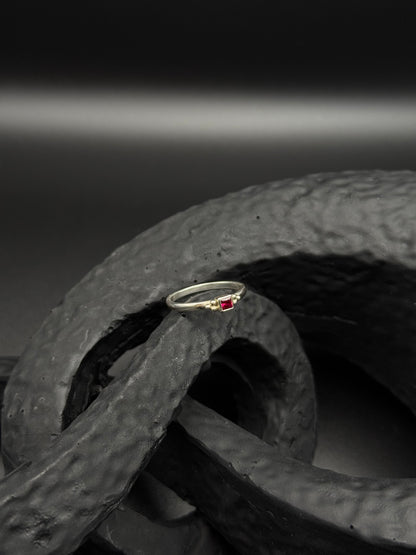 Zilveren ring met synthetische robijn