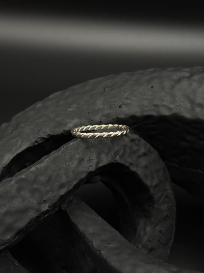 Zilveren twist ring